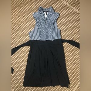 BCBG Maxazria Women’s Size 12 Sleeveless Ruffle Knee Length Dress